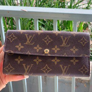 Louis Vuitton Long 'Sarah' Wallet